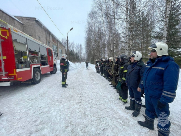 Во Ржеве огнеборцы потушили условный пожар в доме престарелых Во Ржеве огнеборцы потушили условный пожар в доме престарелых