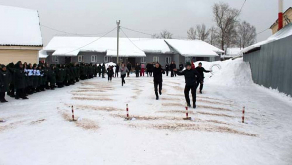 В День зимних видов спорта для осужденных Тверской области провели соревнования В День зимних видов спорта для осужденных Тверской области провели соревнования