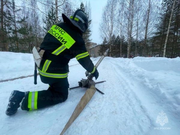 Во Ржеве огнеборцы потушили условный пожар в доме престарелых Во Ржеве огнеборцы потушили условный пожар в доме престарелых