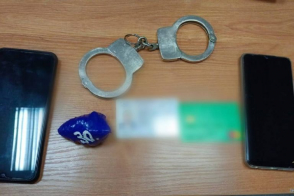 На бульваре Ногина в Твери задержали мужчину с 30 свёртками метадона На бульваре Ногина в Твери задержали мужчину с 30 свёртками метадона