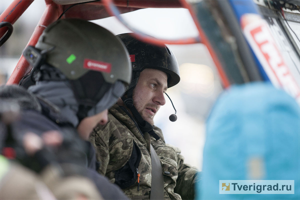 Покоряя отвесные склоны: репортаж с юбилейного «Лебёдушкиного озера» в Твери Покоряя отвесные склоны: репортаж с юбилейного «Лебёдушкиного озера» в Твери