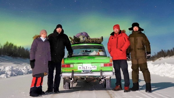 Путешественник из Твери Александр Еликов отправился в Якутию на старом "Москвиче" Путешественник из Твери Александр Еликов отправился в Якутию на старом "Москвиче"