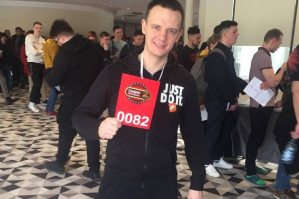 У «Открытого микрофона»: чем живет комик из Твери Александр Мигаль У «Открытого микрофона»: чем живет комик из Твери Александр Мигаль
