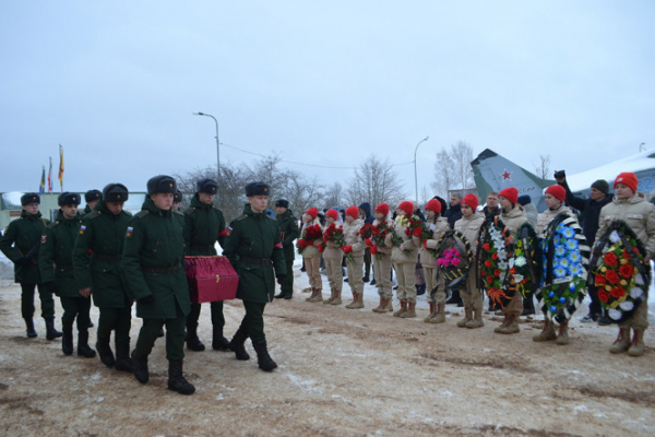 В Андреаполе простились с погибшим на СВО земляком В Андреаполе простились с погибшим на СВО земляком