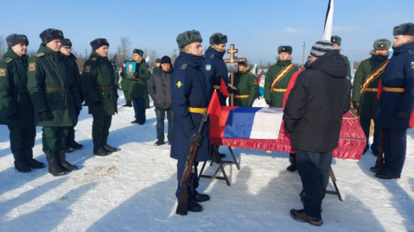 В Бологом похоронили погибшего в СВО Алексея Петрова