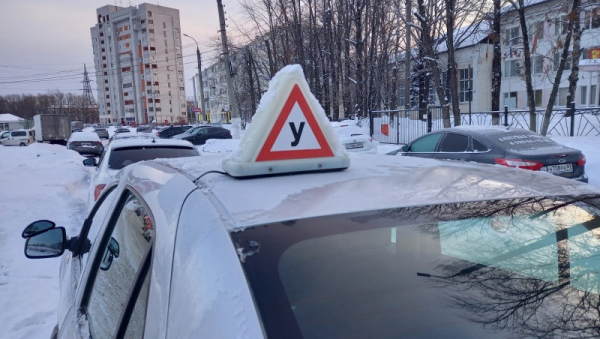В Тверской области водители-"чайники" мужчины совершают больше ДТП, чем женщины В Тверской области водители-"чайники" мужчины совершают больше ДТП, чем женщины
