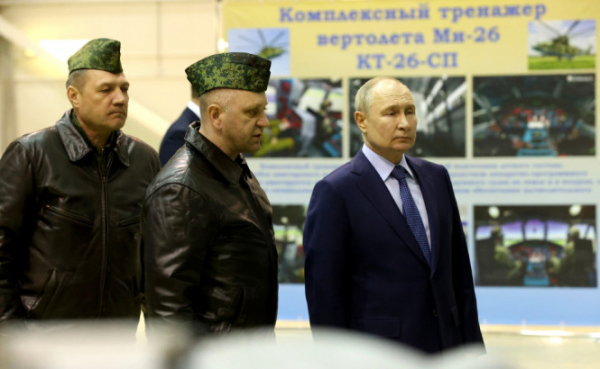 Владимир Путин в Торжке посетил 344-й вертолётный центр