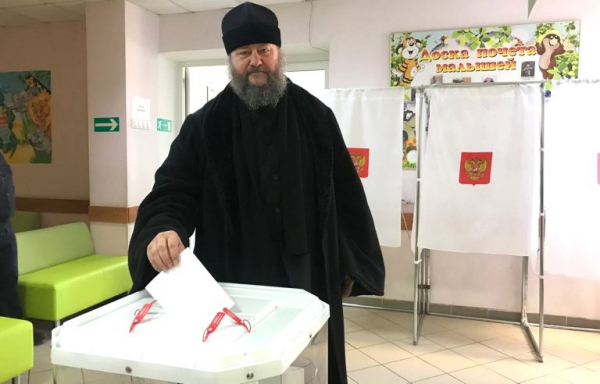 Арсений Сухопаров, Ксения Глинка и Ирина Тюрякова проголосовали на выборах Президента Арсений Сухопаров, Ксения Глинка и Ирина Тюрякова проголосовали на выборах Президента
