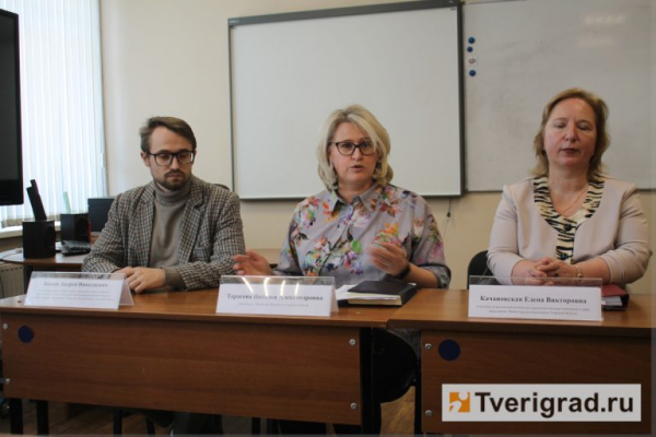 Пища &ndash; для ума, ручка &ndash; для ЕГЭ: репортаж с пункта сдачи госэкзамена в Твери