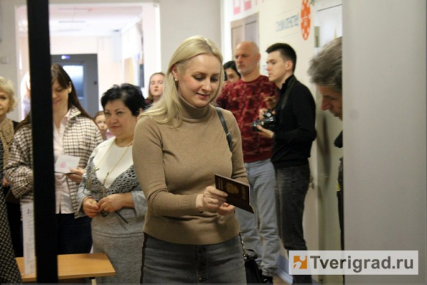 Пища &ndash; для ума, ручка &ndash; для ЕГЭ: репортаж с пункта сдачи госэкзамена в Твери