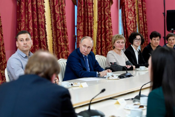 Появились фото и подробности об уникальном подарке, который сделали Владимиру Путину в Тверской области Появились фото и подробности об уникальном подарке, который сделали Владимиру Путину в Тверской области