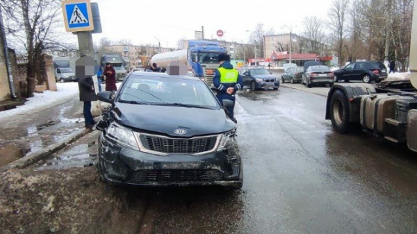 В Твери пьяный водитель выехал на встречку и спровоцировал ДТП