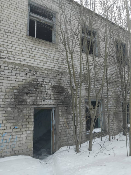 В Твери ребёнок сломал руку после падения со второго этажа заброшенного здания В Твери ребёнок сломал руку после падения со второго этажа заброшенного здания