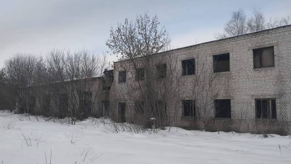 В Твери ребёнок сломал руку после падения со второго этажа заброшенного здания В Твери ребёнок сломал руку после падения со второго этажа заброшенного здания