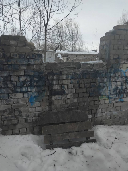 В Твери ребёнок сломал руку после падения со второго этажа заброшенного здания В Твери ребёнок сломал руку после падения со второго этажа заброшенного здания