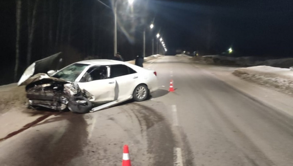 В Тверской области одна Toyota попала в неуправляемый занос и врезалась в другую В Тверской области одна Toyota попала в неуправляемый занос и врезалась в другую