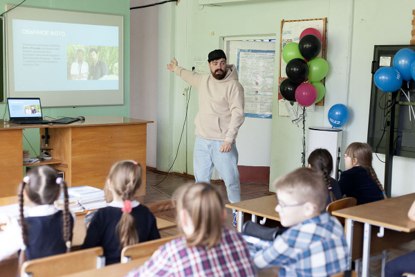 Мошенники, нубы и дипфейки: дети из сельской школы в Тверской области погрузились в мир кибербезопасности вместе с Tele2 Мошенники, нубы и дипфейки: дети из сельской школы в Тверской области погрузились в мир кибербезопасности вместе с Tele2