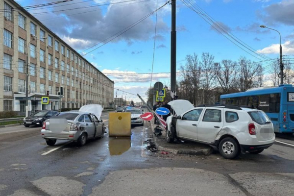 В Твери произошло ДТП с пострадавшими на проспекте Николая Корыткова