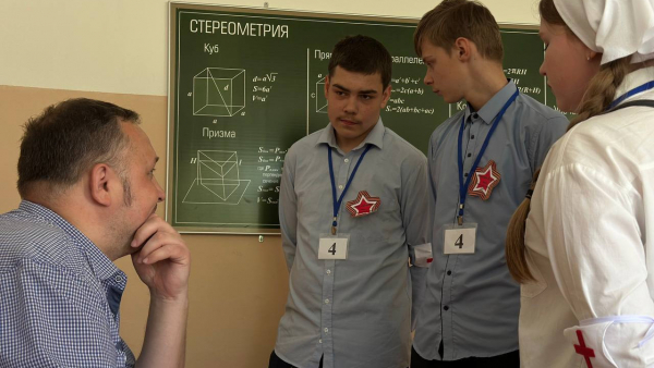 В Твери проходят областные соревнования школьных санпостов В Твери проходят областные соревнования школьных санпостов