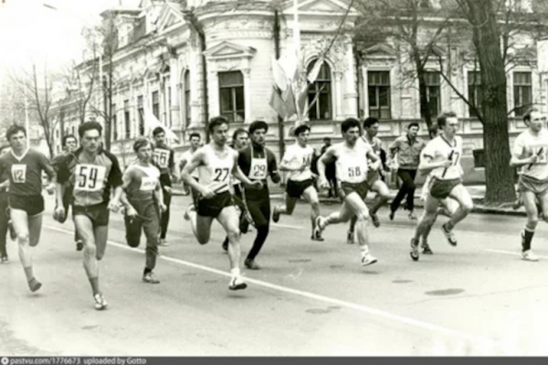 80 лет назад в Калинине прошла легкоатлетическая эстафета в честь грядущей Победы 80 лет назад в Калинине прошла легкоатлетическая эстафета в честь грядущей Победы