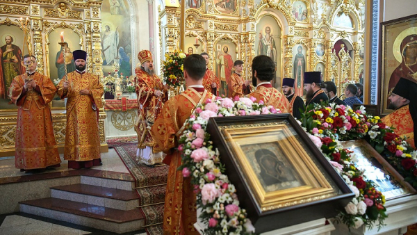 Из Москвы в Тверь прибыла Казанская икона Божией Матери Из Москвы в Тверь прибыла Казанская икона Божией Матери