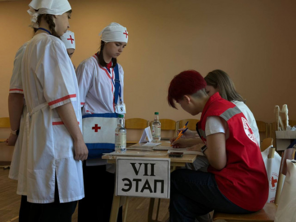 В Твери проходят областные соревнования школьных санпостов В Твери проходят областные соревнования школьных санпостов