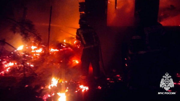 МЧС опубликовало видео тушения ночного пожар в Лихославльском районе МЧС опубликовало видео тушения ночного пожар в Лихославльском районе