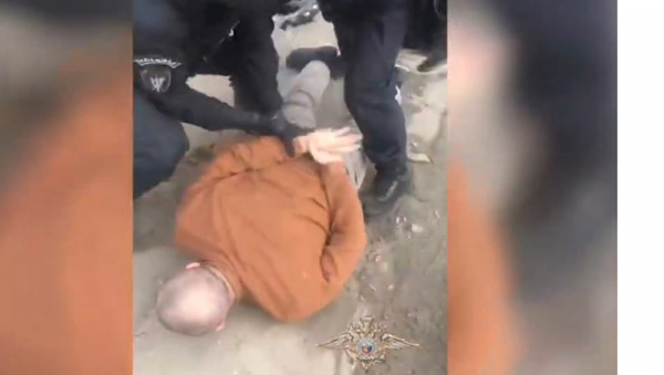 Опубликовали видео задержания наркокурьеров на трассе М-10 в Тверской области Опубликовали видео задержания наркокурьеров на трассе М-10 в Тверской области