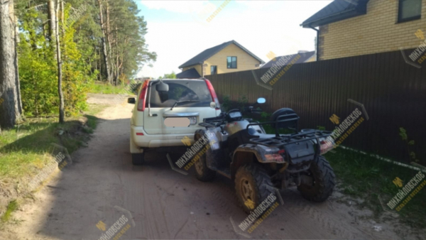 Под Тверью дети на квадроцикле врезались во внедорожник Под Тверью дети на квадроцикле врезались во внедорожник