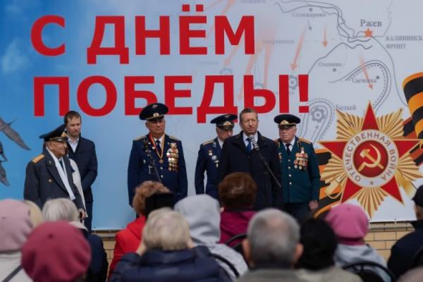 Торжественно, с оркестром и подарками: ЗАО «Калининское» поздравило ветеранов с Днём Победы Торжественно, с оркестром и подарками: ЗАО «Калининское» поздравило ветеранов с Днём Победы