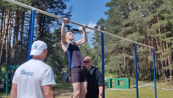 В Твери силовики соревновались в троеборье