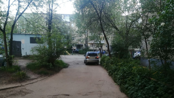 В Твери в поселке Химинститута иномарка сбила 5-летнюю девочку В Твери в поселке Химинститута иномарка сбила 5-летнюю девочку