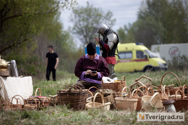 Звон мечей под майским солнцем: в Твери средневековые рыцари состязались на ристалище