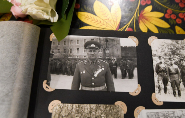 В Твери участник Парада 1945 года Владимир Левандовский отмечает 93 день рождения В Твери участник Парада 1945 года Владимир Левандовский отмечает 93 день рождения
