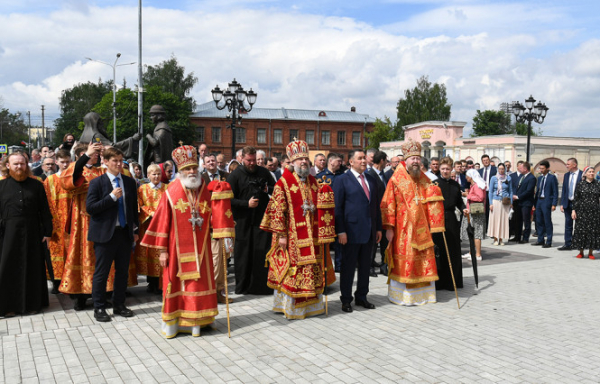 В Твери мощи Михаила Тверского перенесли в Спасо-Преображенский кафедральный собор