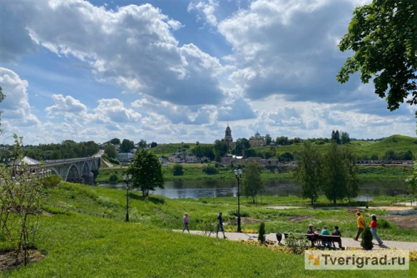 Через 150 лет после Опекушина: в близкой для Пушкина Старице открыли памятник поэту