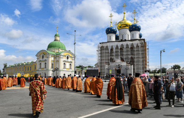 В Твери мощи Михаила Тверского перенесли в Спасо-Преображенский кафедральный собор