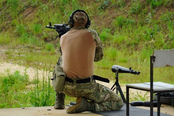 Тверские силовики вошли в тройку лучших по стрельбе из пистолета Макарова и автомата Калашникова Тверские силовики вошли в тройку лучших по стрельбе из пистолета Макарова и автомата Калашникова