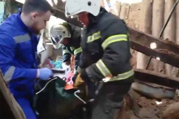 В Тверской области женщина более двух суток пролежала под завалами рухнувшего потолка В Тверской области женщина более двух суток пролежала под завалами рухнувшего потолка