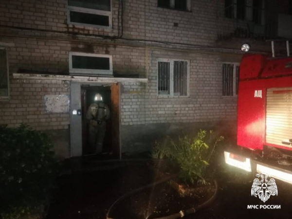 В Вышнем Волочке ночью на пожаре погиб человек