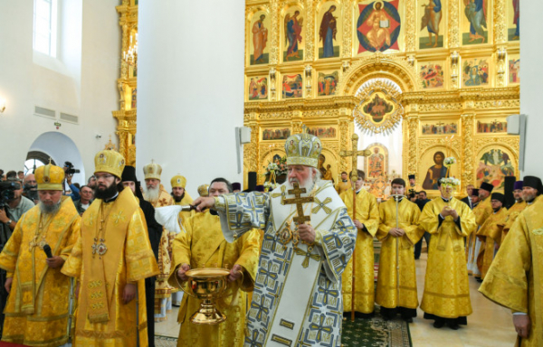 Патриарх Кирилл освятил Спасо-Преображенский собор в Твери и вручил награды Патриарх Кирилл освятил Спасо-Преображенский собор в Твери и вручил награды
