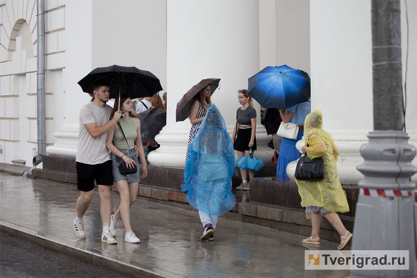 Клубничный кетчуп, концерт на прицепе и прогулки под ливнем: как Тверь встречает своё 889-летие Клубничный кетчуп, концерт на прицепе и прогулки под ливнем: как Тверь встречает своё 889-летие