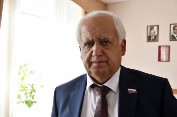 Лидеры депутатских фракций областного парламента прокомментировали отчёт губернатора