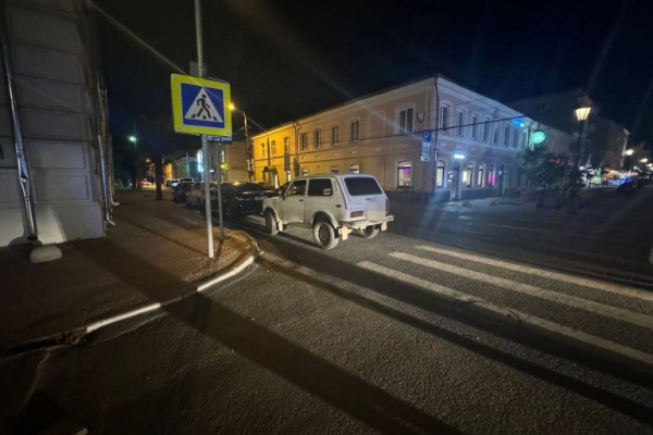 В центре Твери «Нива» сбила велосипедиста В центре Твери «Нива» сбила велосипедиста