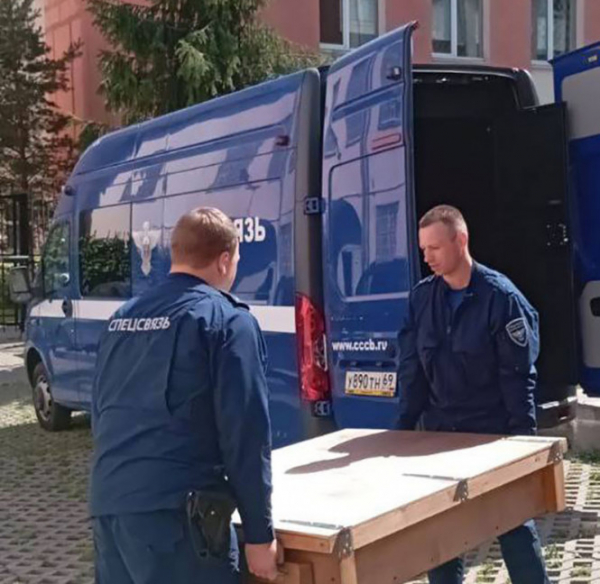 В Тверь прибыли уникальные фрески XVII века В Тверь прибыли уникальные фрески XVII века