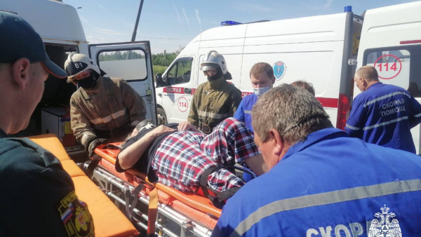 В Тверской области спасатели деблокировали женщину, пострадавшую в ДТП В Тверской области спасатели деблокировали женщину, пострадавшую в ДТП