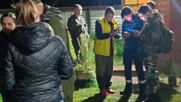 Волонтёры больше двух суток прочёсывали лес под Тверью и нашли пропавшую женщину