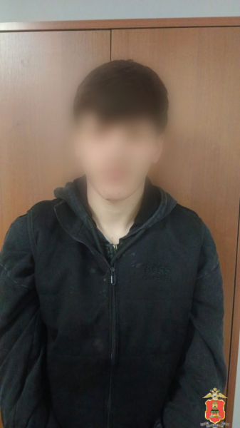 В Твери полицейские у наркоторговцев из Средней Азии нашли 400 свертков с героином