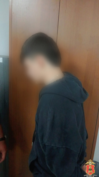 В Твери полицейские у наркоторговцев из Средней Азии нашли 400 свертков с героином