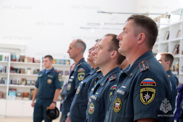 Тверские пожарные приняли участие в молебне в честь иконы "Неопалимая Купина" Тверские пожарные приняли участие в молебне в честь иконы "Неопалимая Купина"